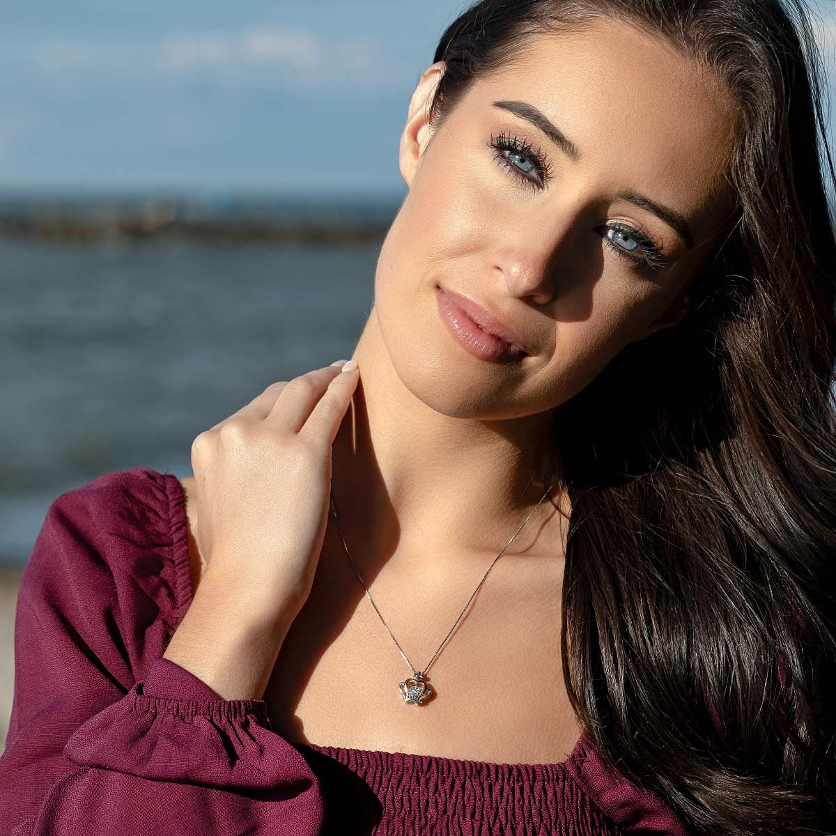 Queens Women Crown Pendant Necklace Sterling Silver Queen Crown Necklace Mother's Day Gifts For Wife Queens Women Crown Pendant Necklace Sterling Silver Queen Crown Necklace Mother's Day Gifts For Wife