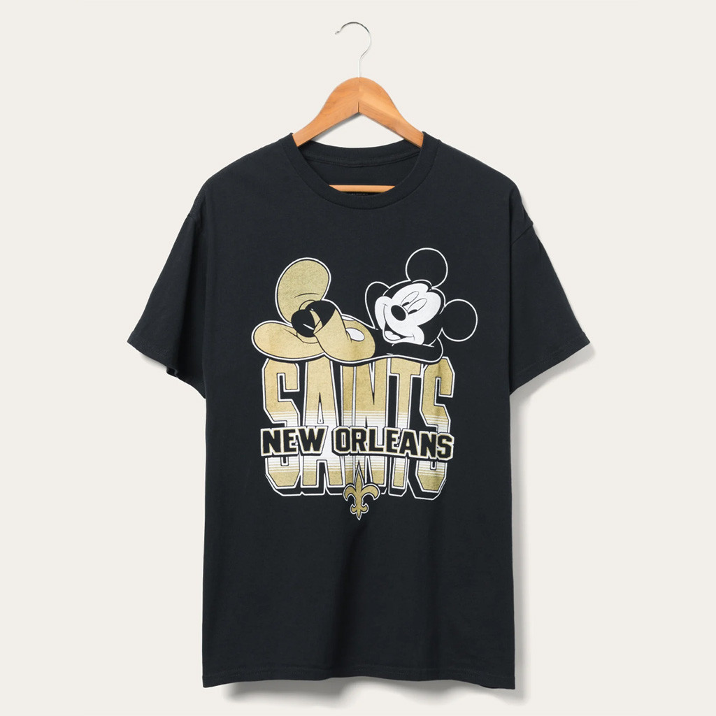 D X Junk Food Football Collection Merch New Orleans Saints Mickey Kick Back Shirt Saints Merch - Kdjoy