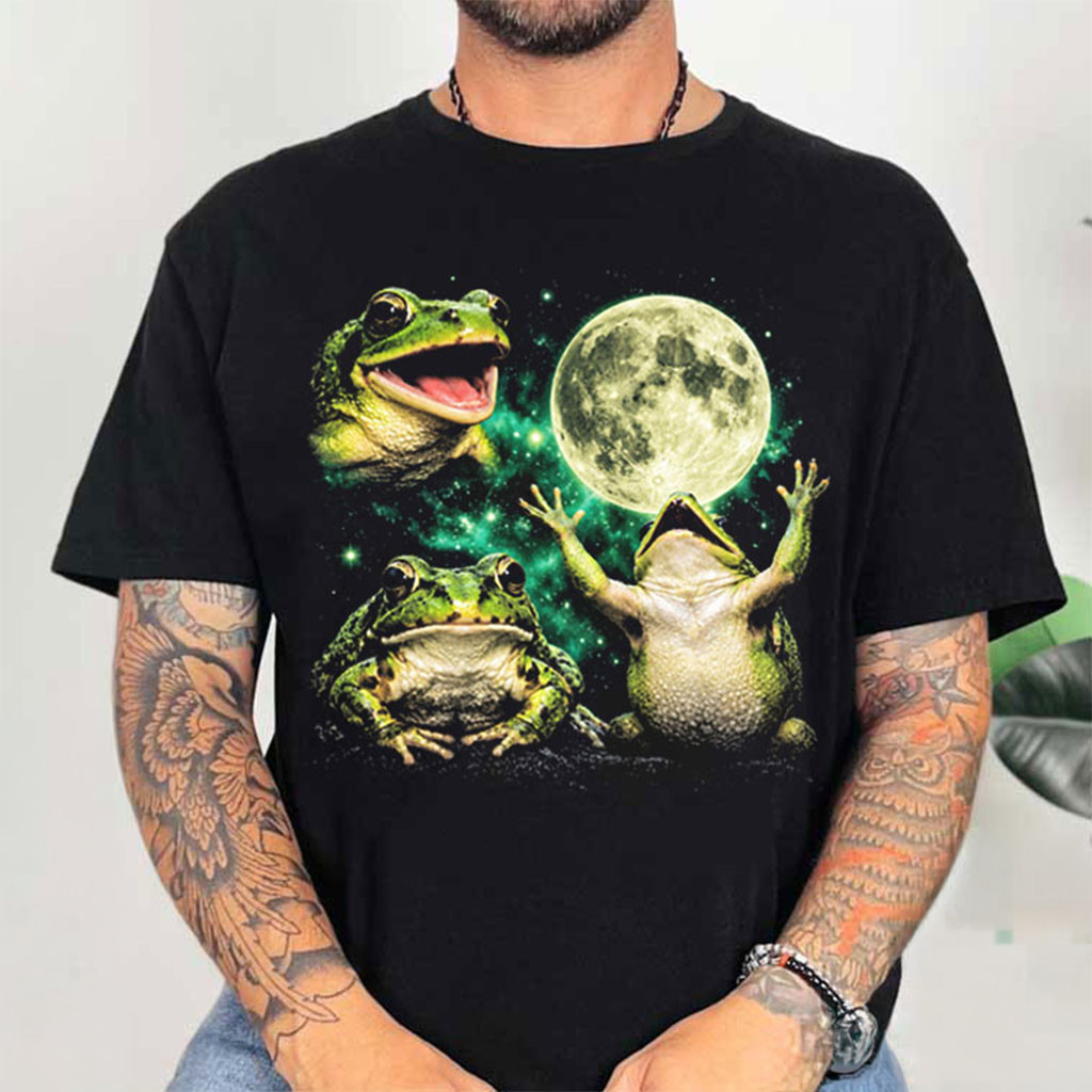 Frog Moon Retro Amphibian Nature Vintage Graphic T-Shirt Funny Animal Meme Shirt Gifts